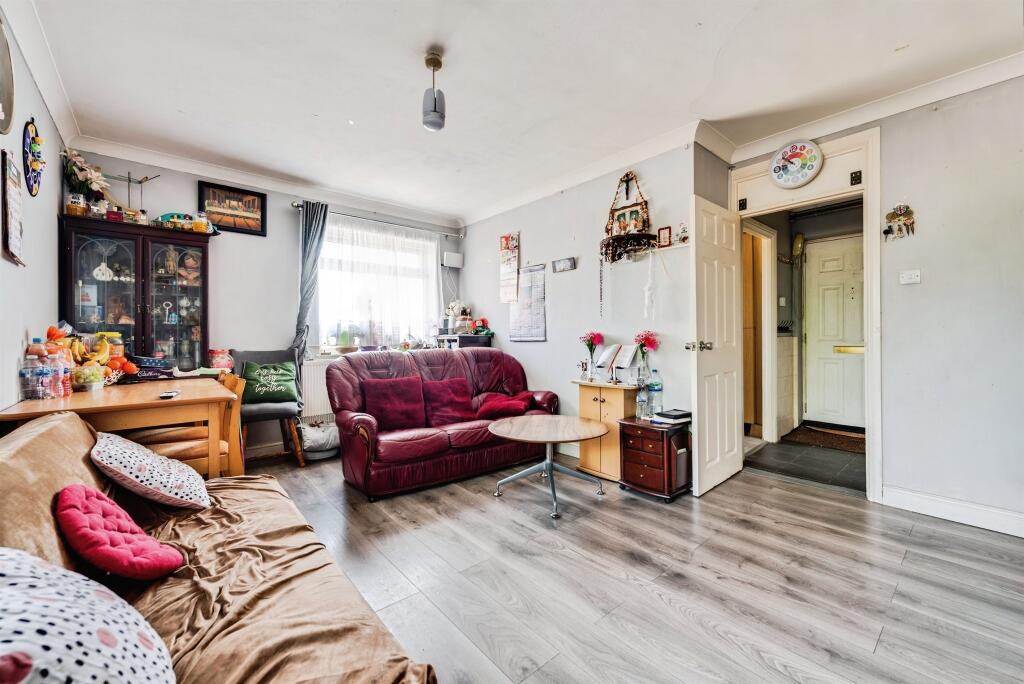 Apartment in Swindon - View 4