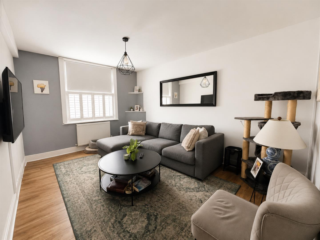 Apartment in Brentwood, Warley - View 2