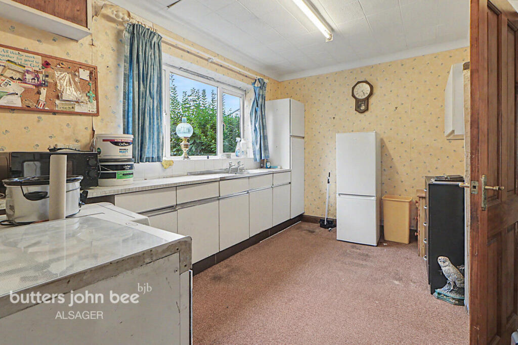 House in Stoke-on-Trent - View 5