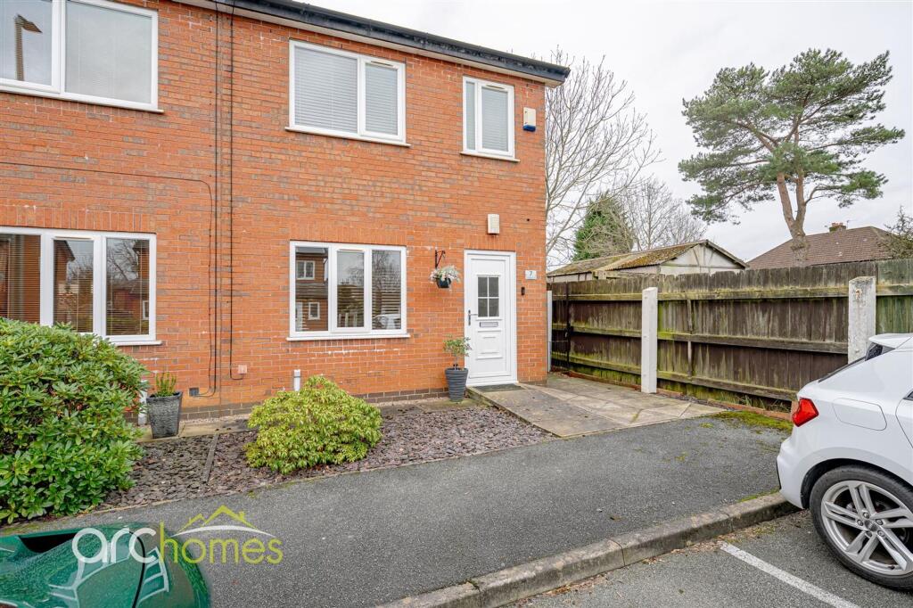 2-bed house on St. Richards Close, Atherton, M46, £180,000
