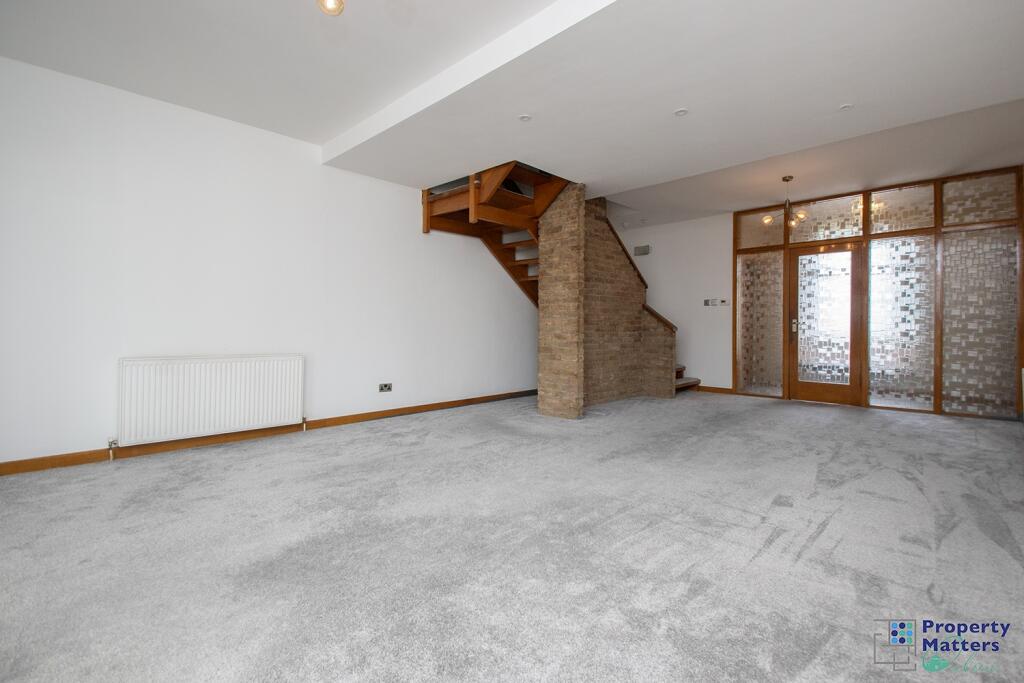 House in Hurlford, New Farm Loch - View 4