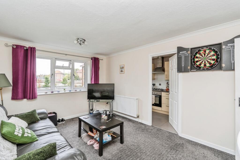 Apartment in Southampton - View 5