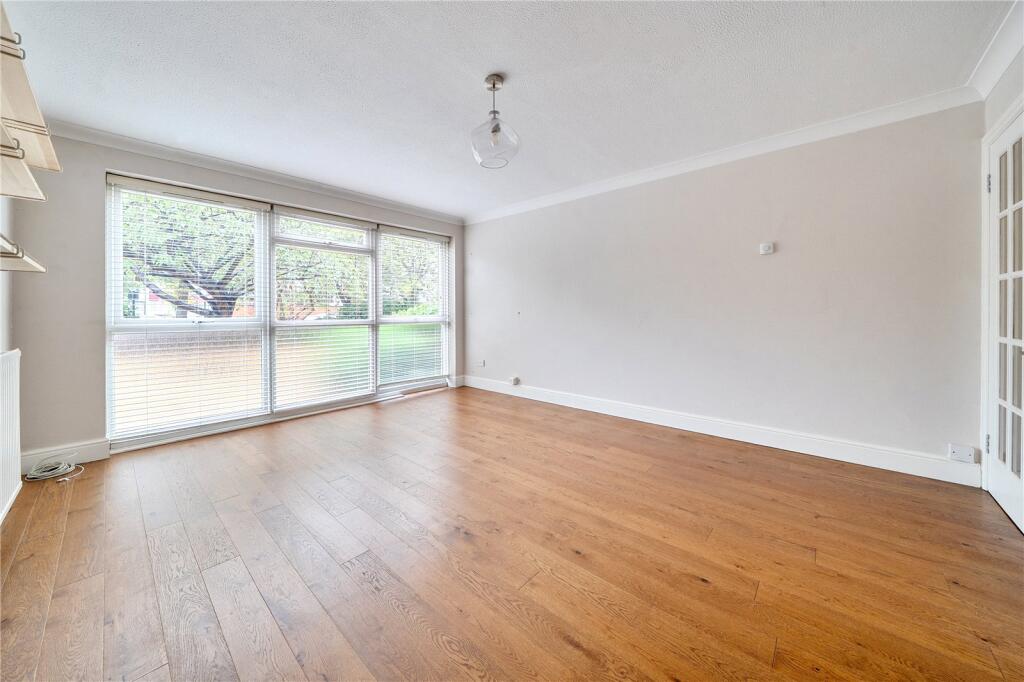 Apartment in London - More