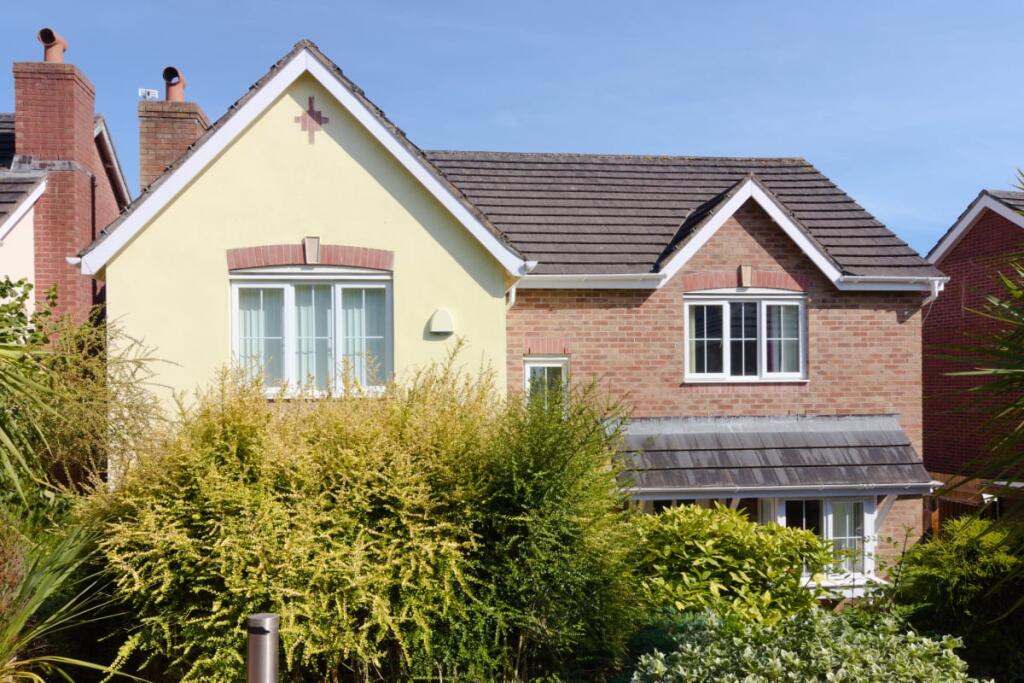 4 bedroom detached house for sale in Cwrt Aethen, Pencoedtre on Rightmove