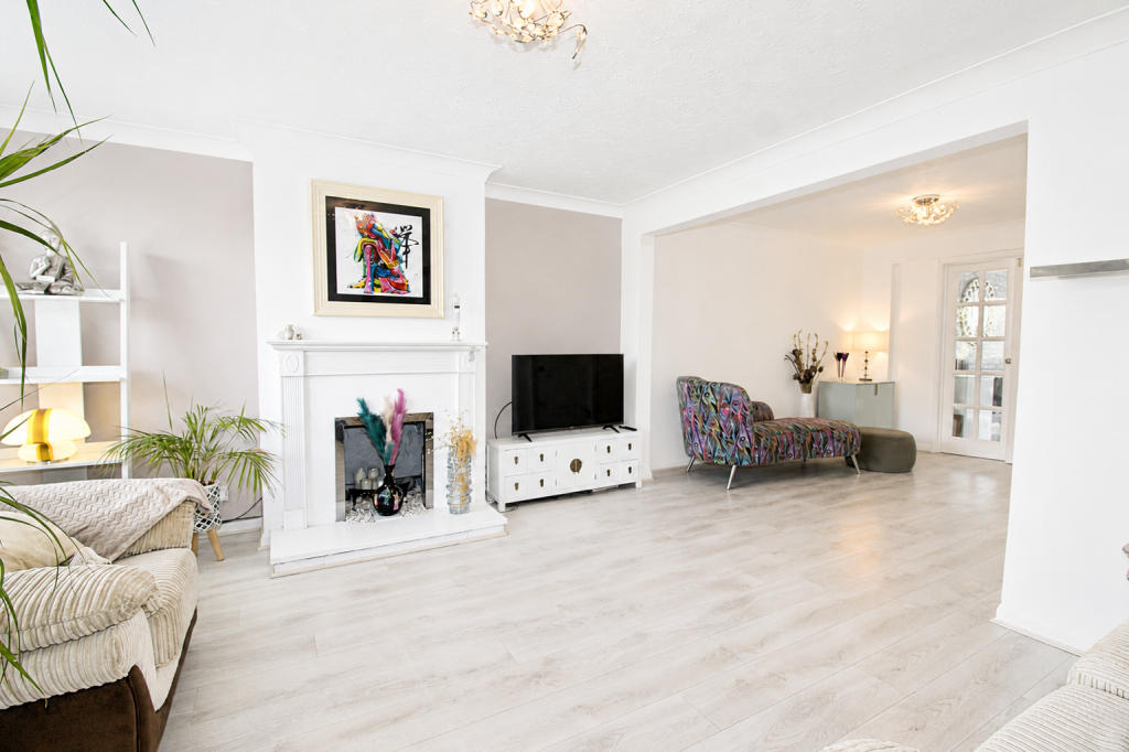 House in Tonbridge and Malling, Ditton - More