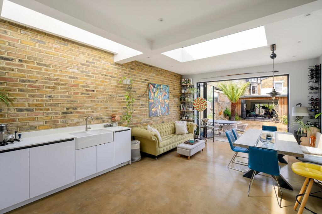 House in London - View 5