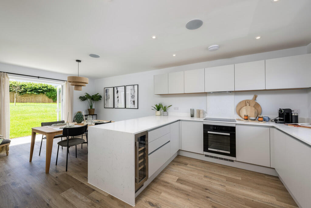 6, Upton Green, Bude photo 4
