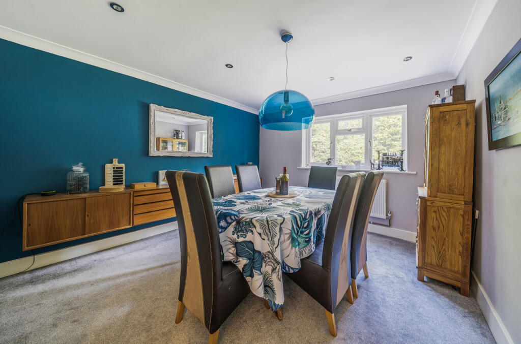 Hutwood Road, Chilworth, Southampton, Hampshire, SO16 photo 4