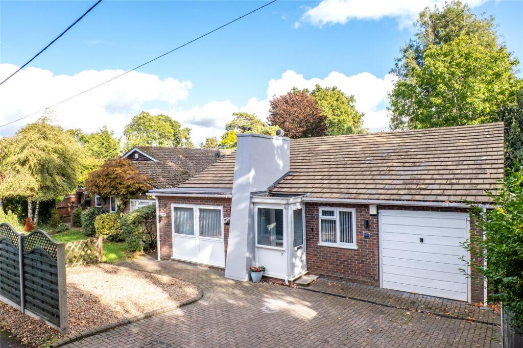 3-bed bungalow on Greenways, New Barn, Kent, DA3, £550,000