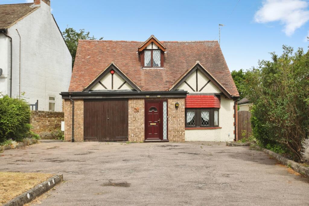 House in Maidstone, Loose - More