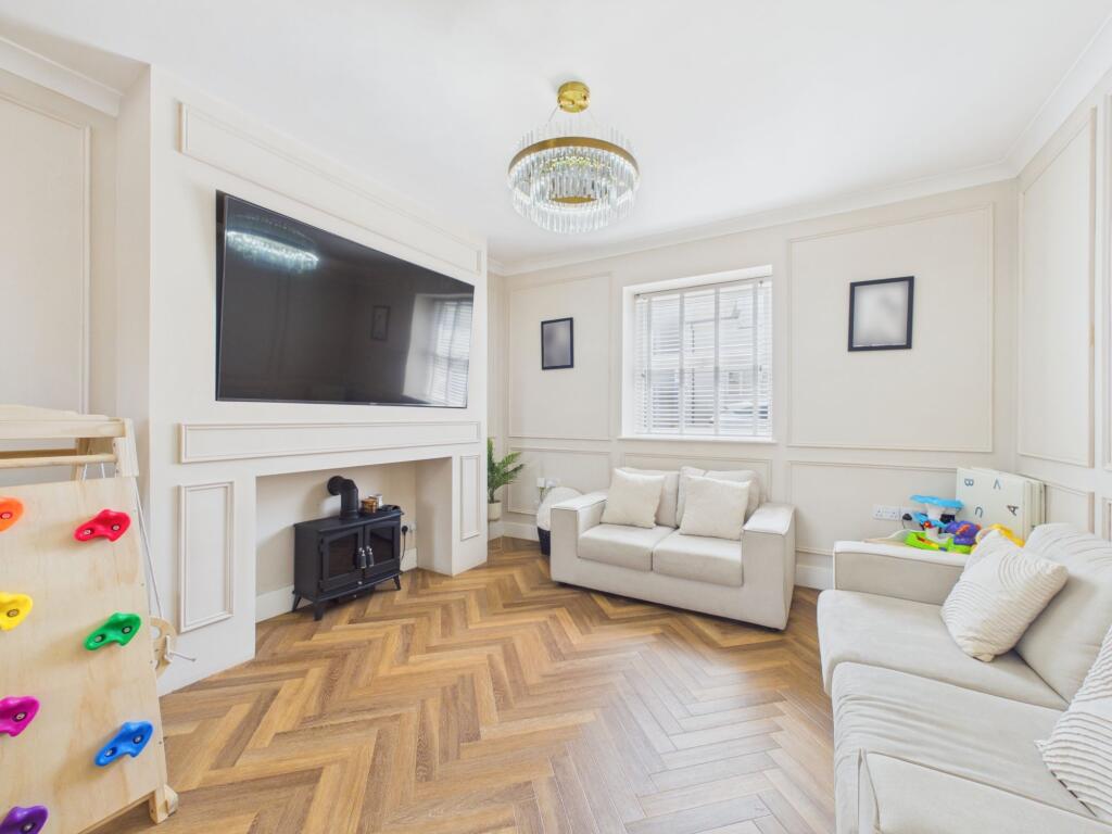 House in Pembroke Dock, Pennar - More