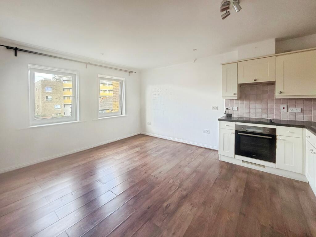 Apartment in London, Canning Town - View 2