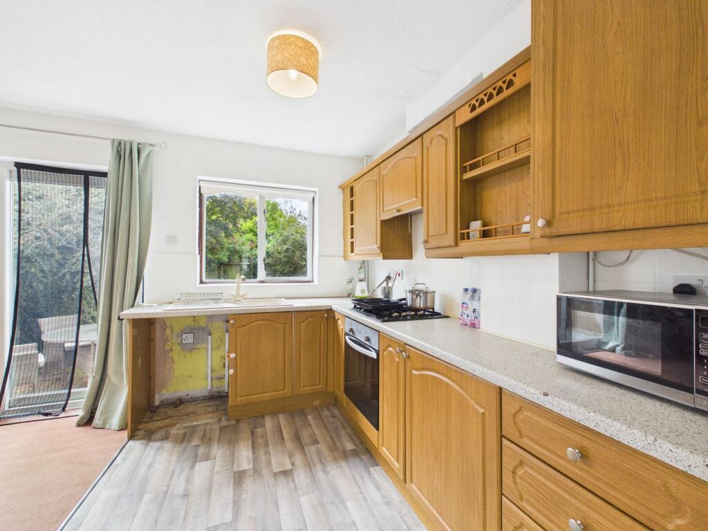 House in Southend-on-Sea - More
