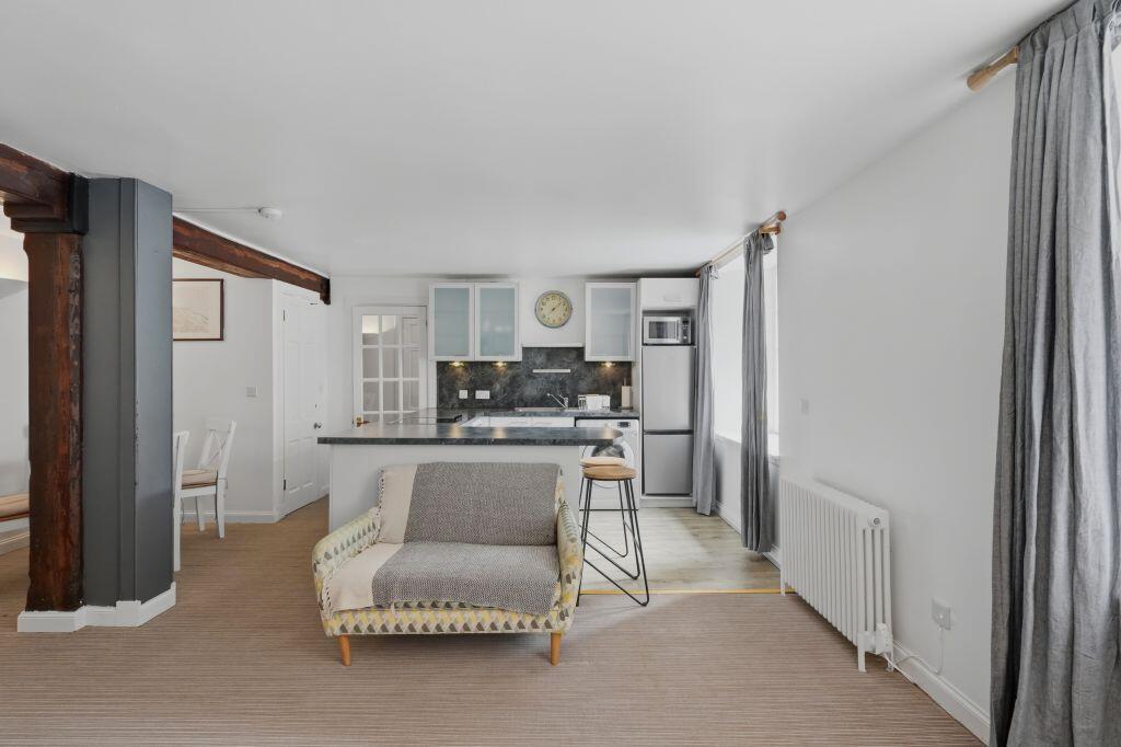 Apartment in Edinburgh - View 5