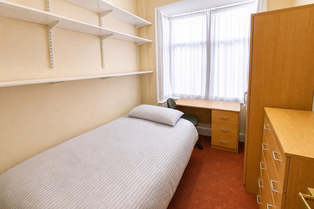 5 bedroom house for rent