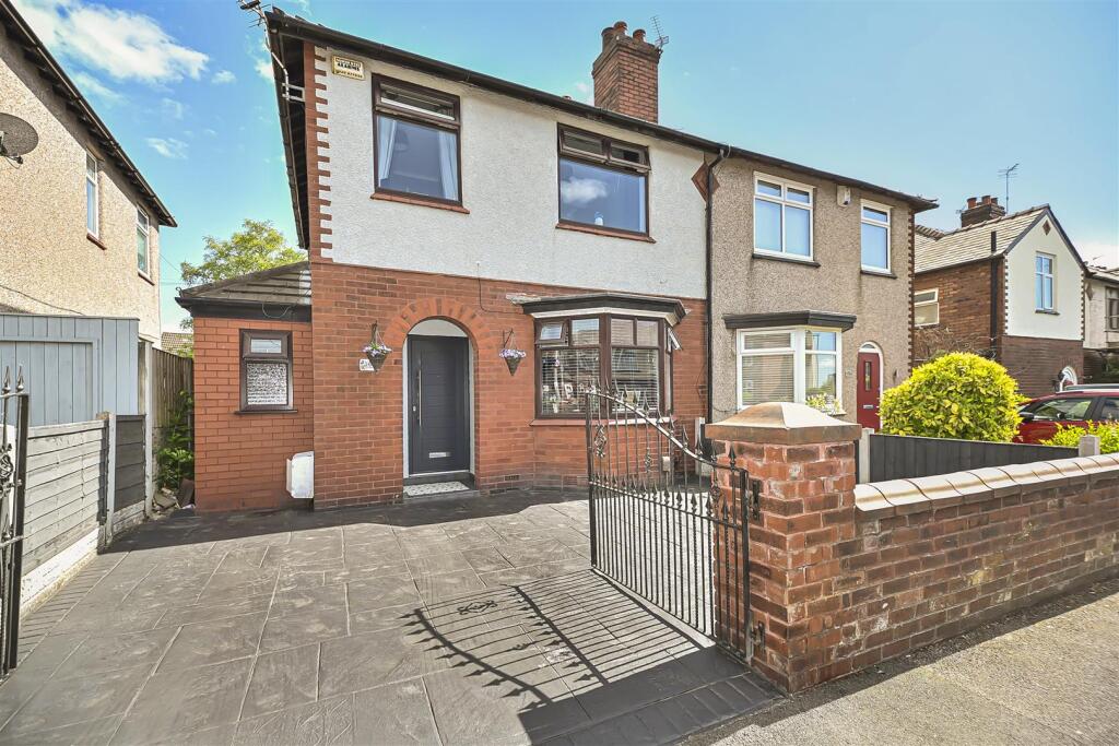 3-bed semi-detached on The Avenue, Leigh, £270,000