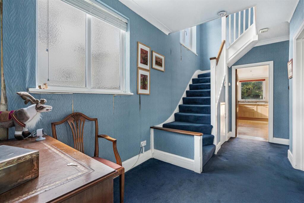 House in Sutton - View 5
