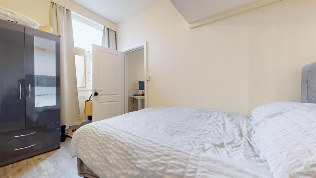 Apartment in London, Earl's Court - View 4