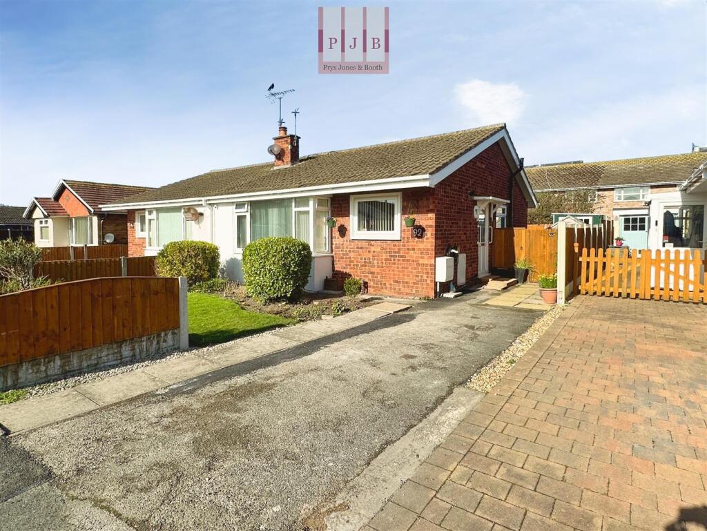 Main image of property: Lon Y Gors, Pensarn, Abergele