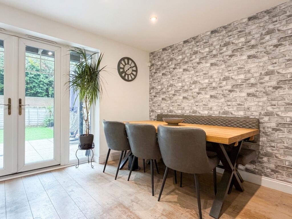 House in Southampton - More