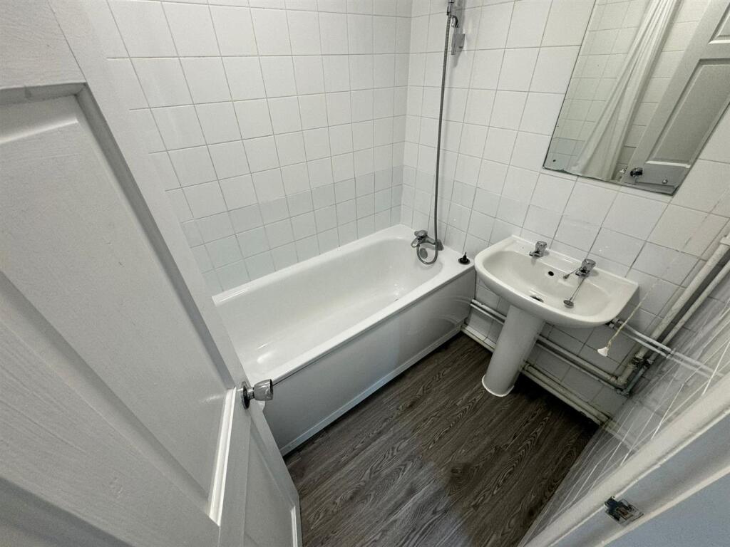 Gerard Avenue, Coventry, CV4 - More