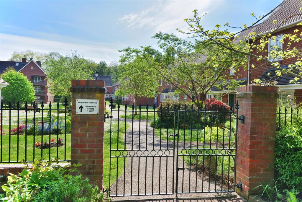 Woodfield Gardens, Belmont, Hereford photo 2