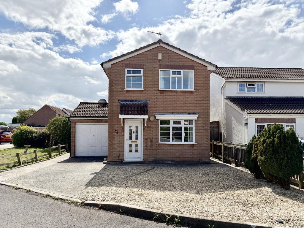 3-bed detached on Howard Close, Burnham-On-Sea, Somerset, £279,950