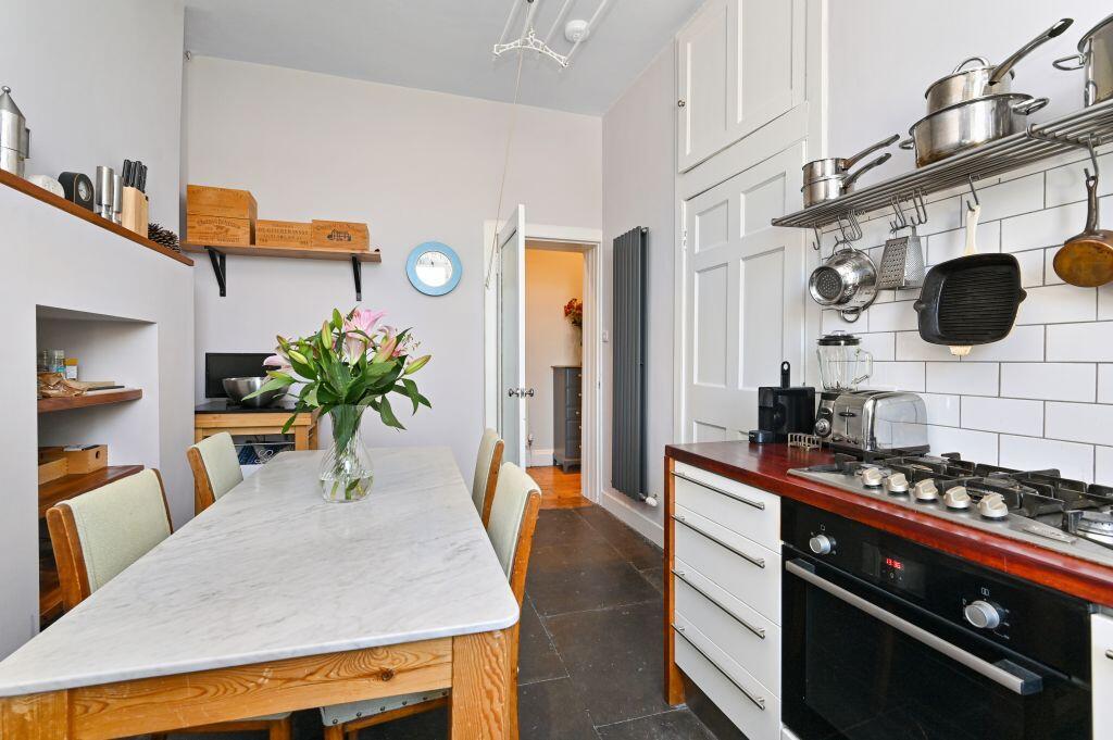 Apartment in Edinburgh, Leith Central - More