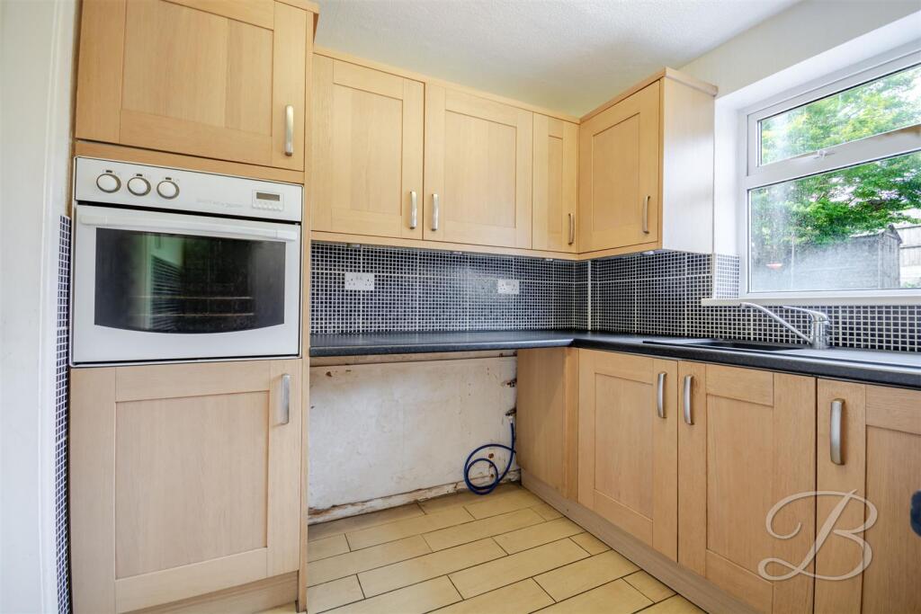 House in Ashfield, Sutton in Ashfield, Nottinghamshire - View 4