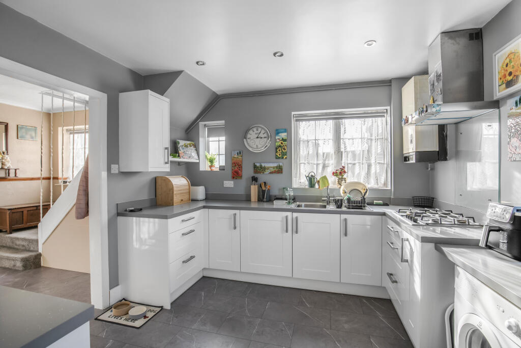 Fernhurst Crescent, Brighton, BN1 - View 2