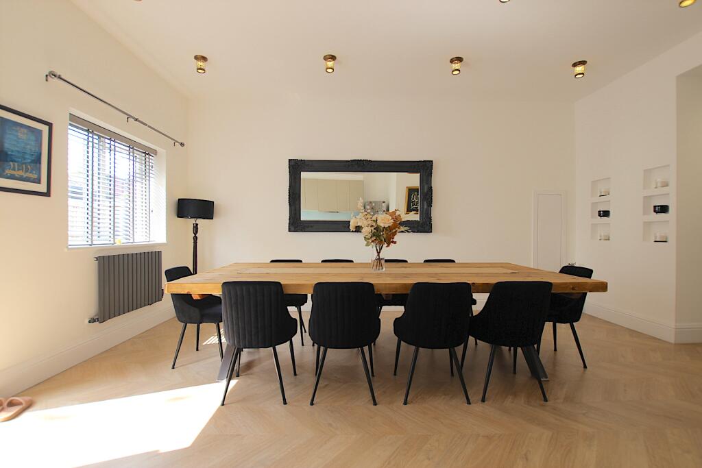 House in London - View 2