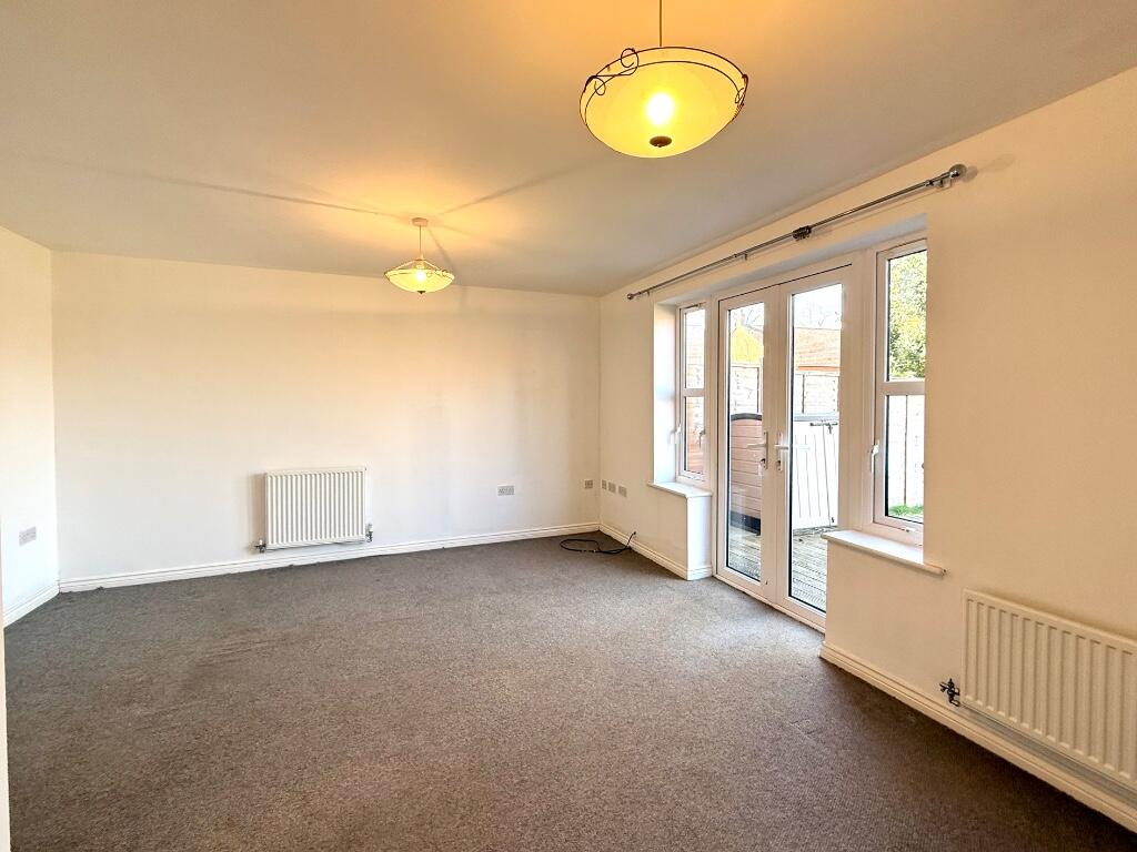 Farm Close, Stratford-Upon-Avon, Warwickshire, CV37 photo 3
