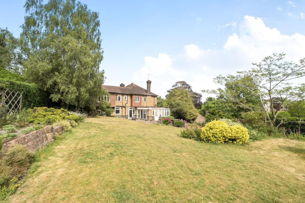 Monahan Avenue, Purley, CR8 photo 4