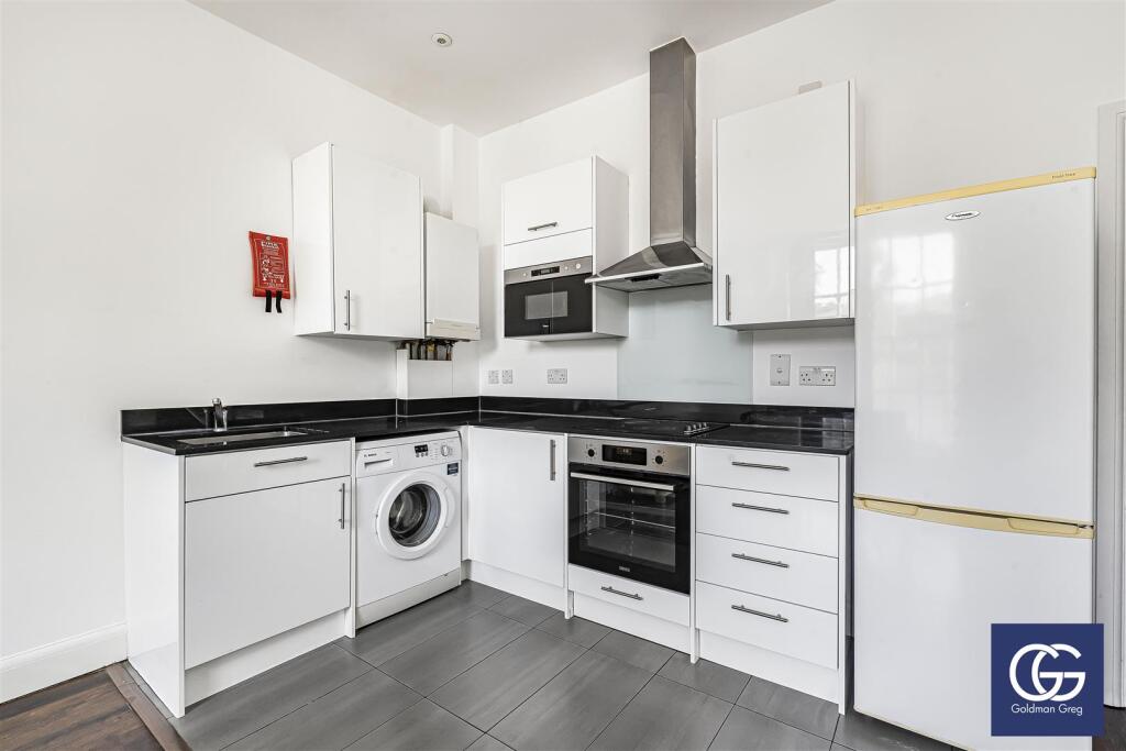 Apartment in London - View 3