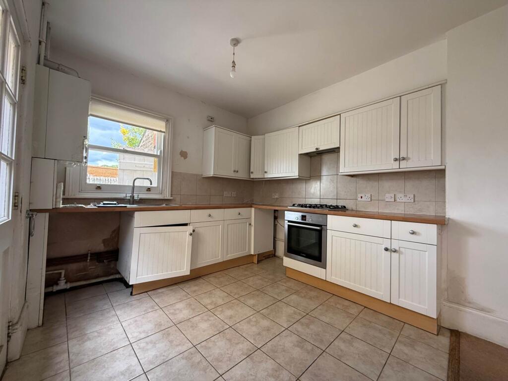 Wickham Lane, London ** 3D FLOORPLAN AVAILABLE ** - View 5