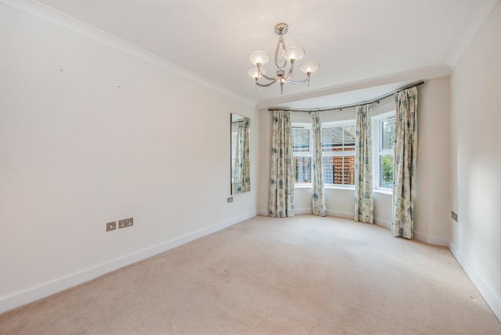 Tudor Court, Liphook, Hampshire photo 4