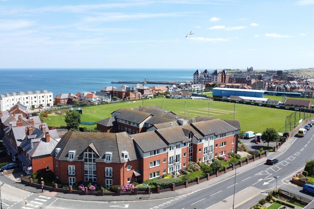 2-bed flat on 48 Fairways Court, Upgang Lane, Whitby, North Yorkshire, YO21, £230,000