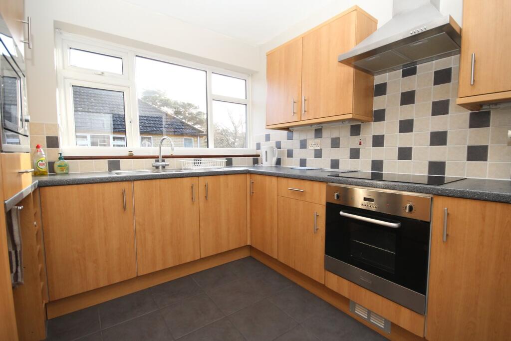 27 Marlborough Road, WESTBOURNE, BH4 photo 4