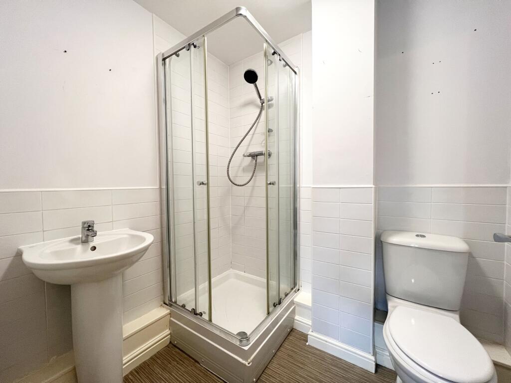 Meadow Way, Tyla Garw, CF72 photo 4