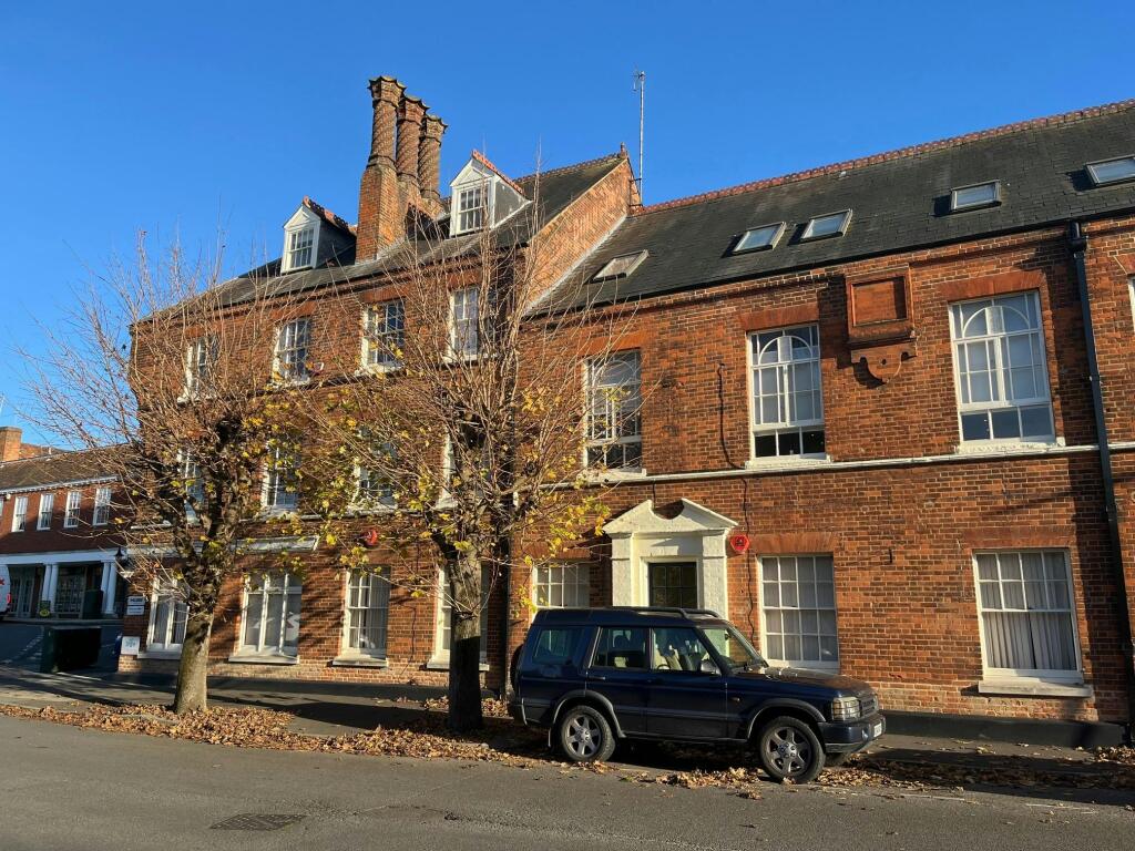 15 The Broadway4.jpg