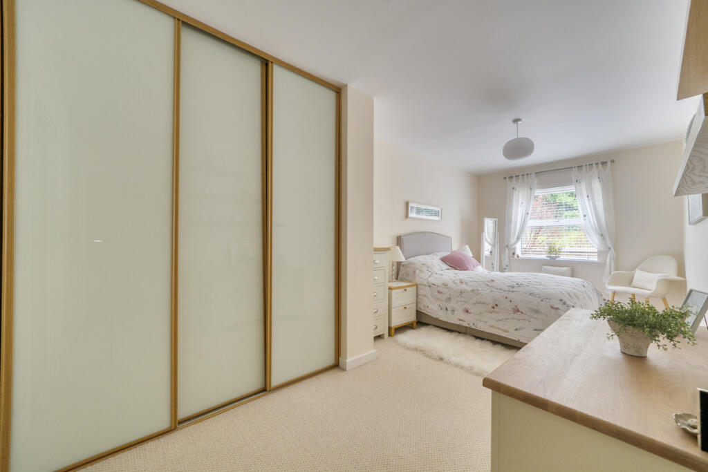 South Park, Gerrards Cross, Buckinghamshire – další