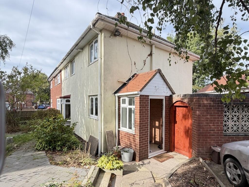 House in Sandwell, West Midlands - View 2