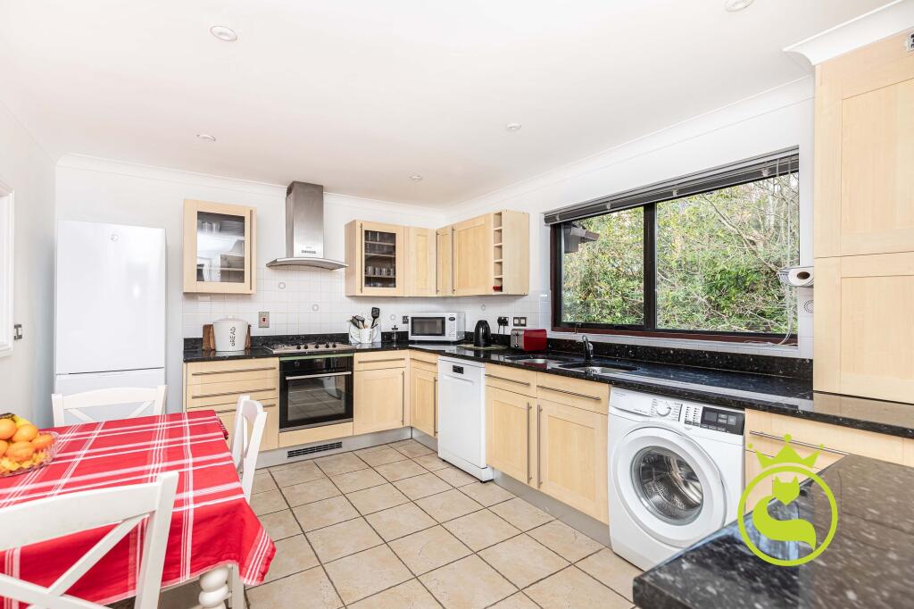 Warwick View, Belle Vue Road, BH14 photo 4