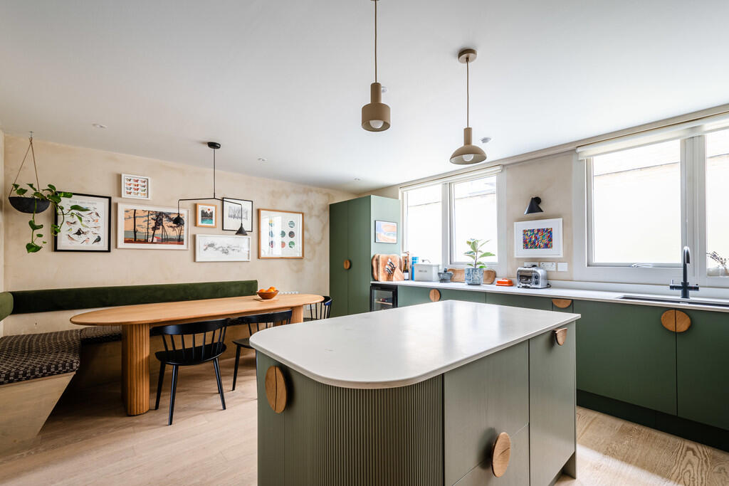 Main image of property: Lea Bridge Road, E5