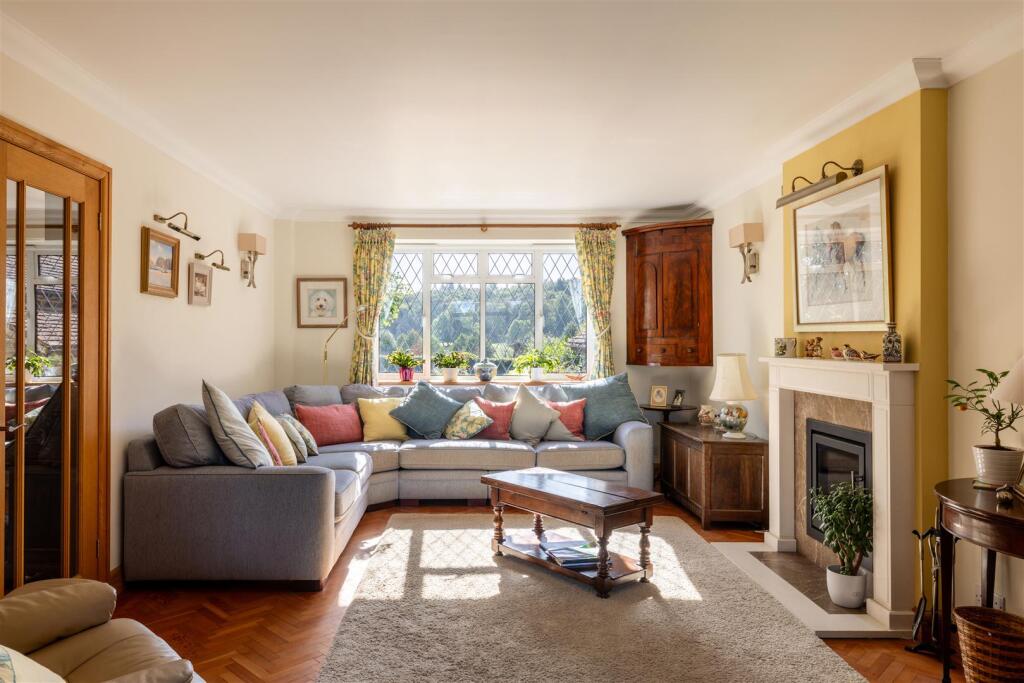House in Reigate, South Park - View 4