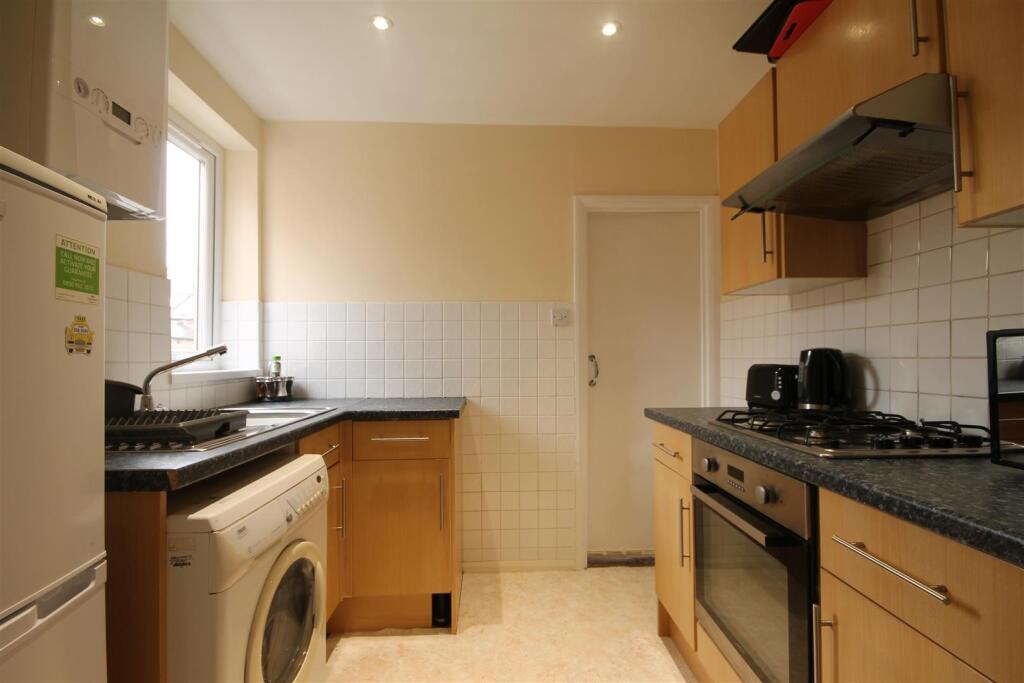 3 bedroom maisonette for rent
