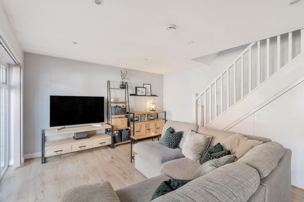House in Kingston upon Thames - View 2