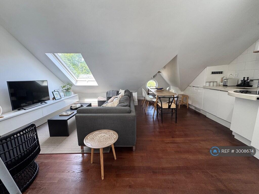 Apartment in London - View 3