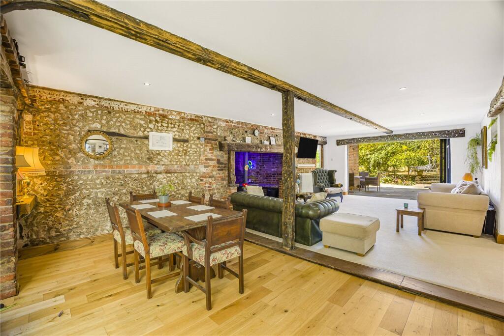 House in Hemel Hempstead, Piddington and Wheeler End - View 4