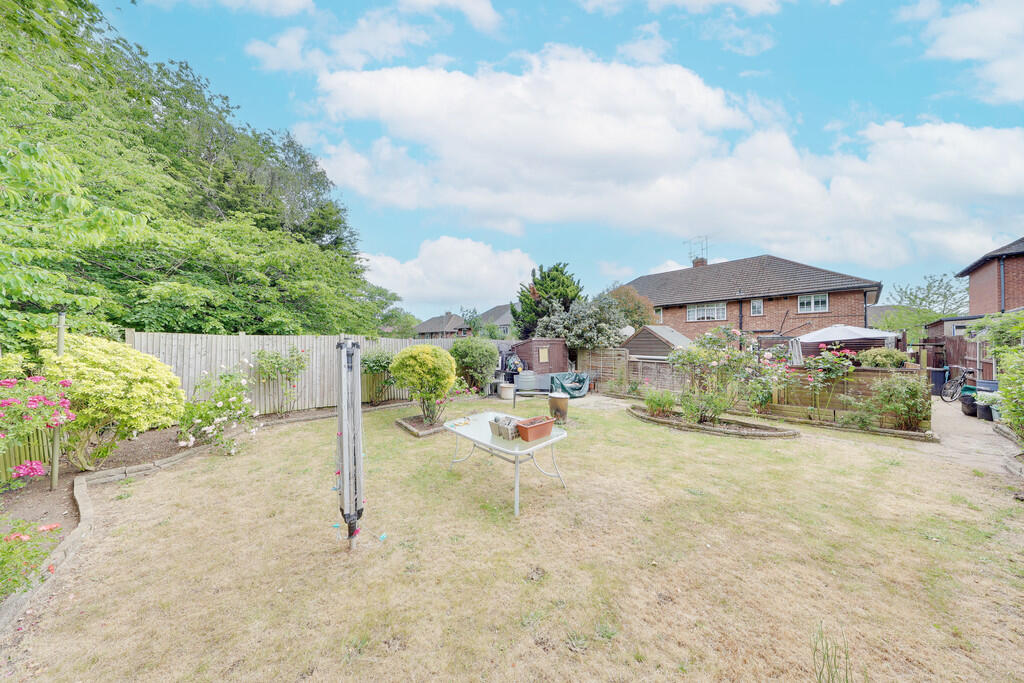 Apartment in Orpington, Scadbury, St Paul's Cray - View 4